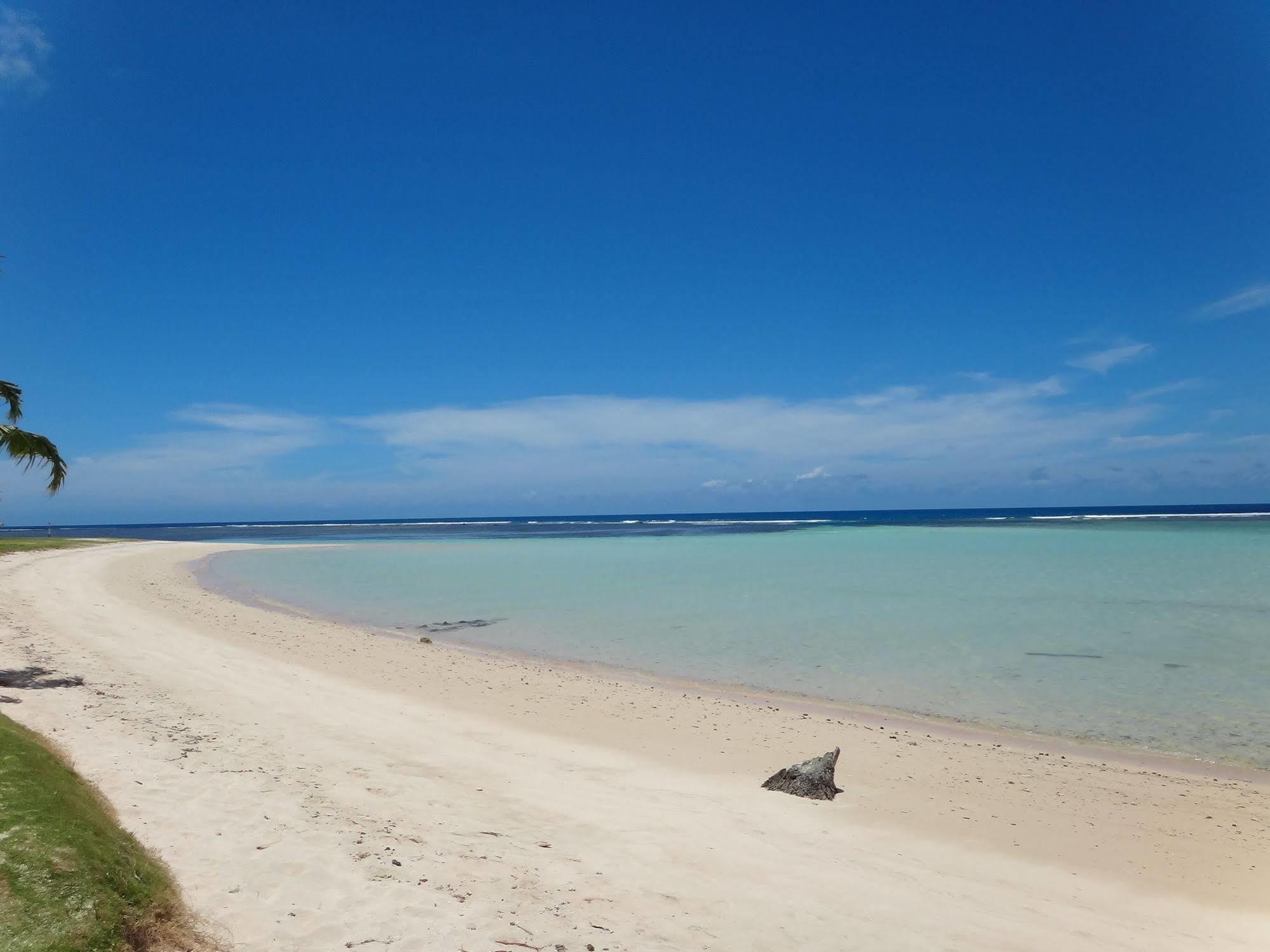 Tailua Beach Fales Manase Eksteriør bilde